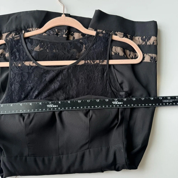 GUESS Black Lace Cocktail Fit And Flare Dress Size 0 - Picture 10 of 13